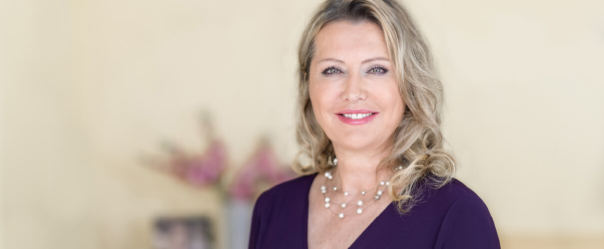Dr. med. Corinna Herrmann - Ärztin für nichtinvasive ästhetische Medizin & Anti-Aging